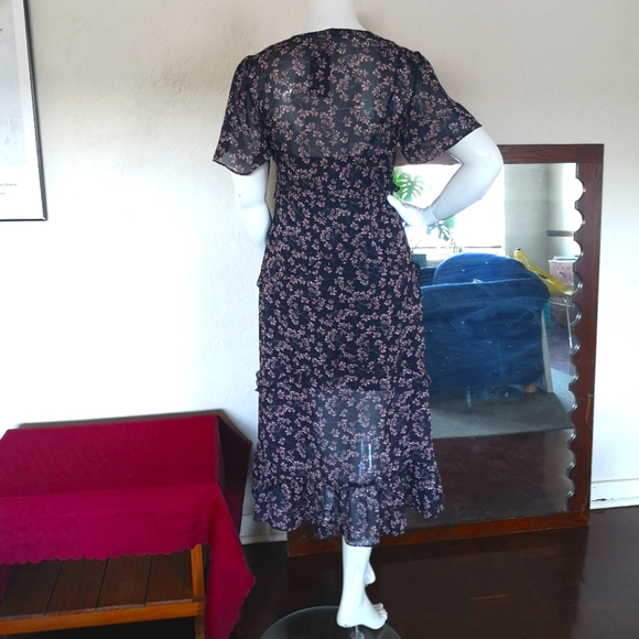 NWT Forcast floral dress - Picture 5 of 7